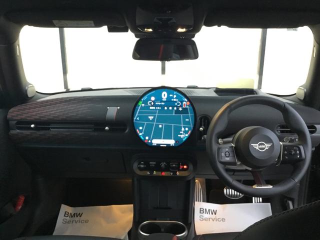 ＭＩＮＩ ジョンクーパーワークス　ジョンクーパーワークストリム　弊社展示試乗車　認定中古車　　禁煙車両　レジェンドグレー／レッドルーフ　Ｏパッケージ　１８インチアルミ　プライバシーガラス　電動シート　インテリアカメラ　レッドスポーツストライプ（29枚目）