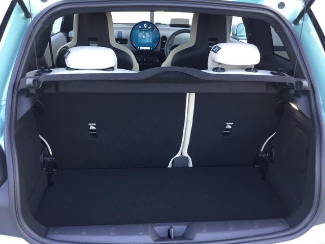 ＭＩＮＩ クーパーＣ　フェイバリット・トリム　弊社展示試乗車　認定中古車　禁煙車　Ｍパッケージ　プライバシーガラス　電動シート　ハーマンカードンスピーカー　ＦＡＶＯＵＲＥＤ　ＴＲＩＭ　ステアリングホイールヒーター　オーシャンウェブグリーン（16枚目）