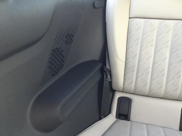 ＭＩＮＩ クーパーＣ　フェイバリット・トリム　弊社展示試乗車　認定中古車　禁煙車　Ｍパッケージ　プライバシーガラス　電動シート　ハーマンカードンスピーカー　ＦＡＶＯＵＲＥＤ　ＴＲＩＭ　ステアリングホイールヒーター　オーシャンウェブグリーン（49枚目）