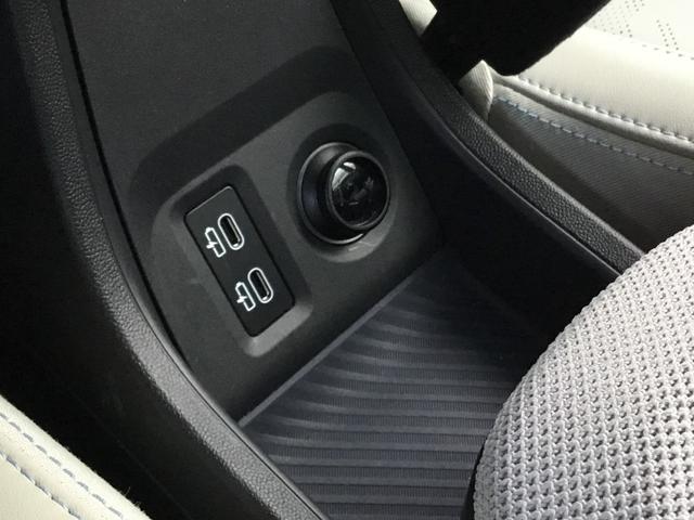 ＭＩＮＩ クーパーＣ　フェイバリット・トリム　弊社展示試乗車　認定中古車　禁煙車　Ｍパッケージ　プライバシーガラス　電動シート　ハーマンカードンスピーカー　ＦＡＶＯＵＲＥＤ　ＴＲＩＭ　ステアリングホイールヒーター　オーシャンウェブグリーン（64枚目）