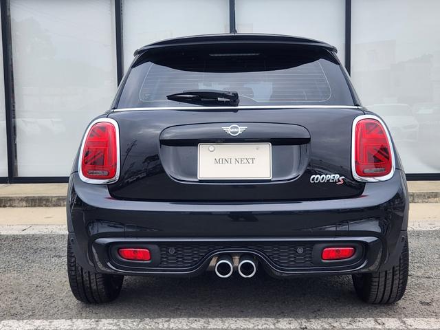 MINI クーパーS 弊社1オーナー禁煙車 ミッドナイトブラック ペッパーパッケージ カメラパッケージ 17インチコスモススポークホイール ACC 衝突被害軽減ブレーキ リアガラスフィルム施工 純正ETC(15枚目)