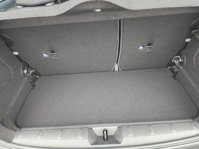 MINI クーパーS 弊社1オーナー禁煙車 ミッドナイトブラック ペッパーパッケージ カメラパッケージ 17インチコスモススポークホイール ACC 衝突被害軽減ブレーキ リアガラスフィルム施工 純正ETC(41枚目)