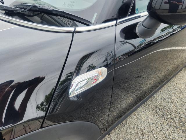 MINI クーパーS 弊社1オーナー禁煙車 ミッドナイトブラック ペッパーパッケージ カメラパッケージ 17インチコスモススポークホイール ACC 衝突被害軽減ブレーキ リアガラスフィルム施工 純正ETC(48枚目)