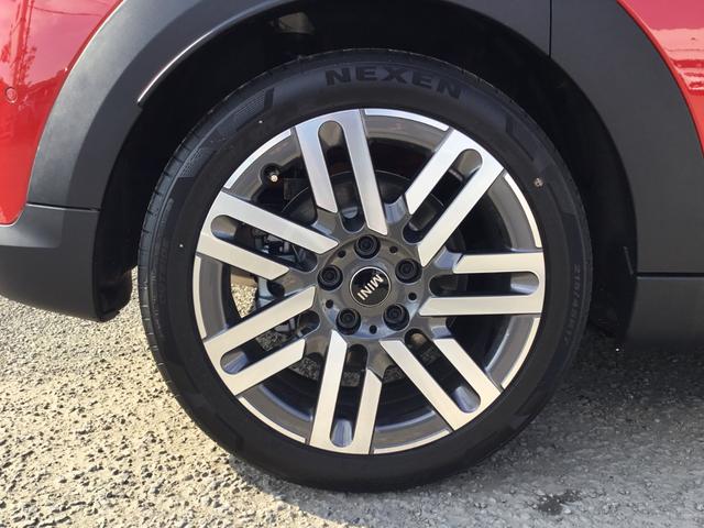 ＭＩＮＩ クーパーＣ　クラシック・トリム　弊社レンタＵＰ　ＣＬＡＳＳＩＣ　ＴＲＩＭ　認定中古車　禁煙車両　ステアリングホイールヒーター　チリレッド／ホワイトルーフ　シートヒーター　ドライビングアシストプラス（9枚目）