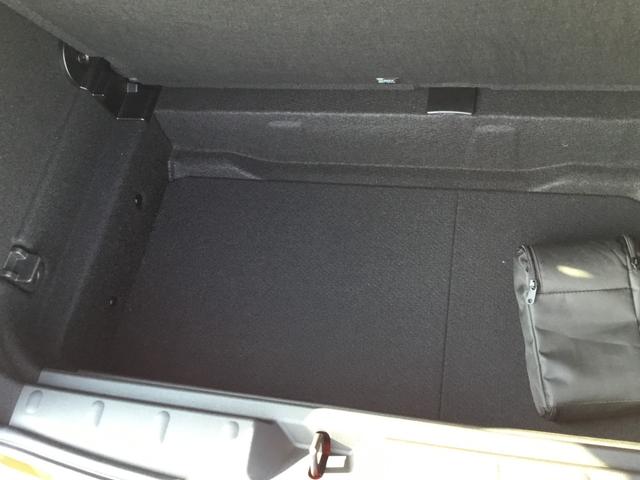 ＭＩＮＩ クーパーＣ　クラシック・トリム　弊社レンタＵＰ　ＣＬＡＳＳＩＣ　ＴＲＩＭ　認定中古車　禁煙車両　ステアリングホイールヒーター　チリレッド／ホワイトルーフ　シートヒーター　ドライビングアシストプラス（16枚目）