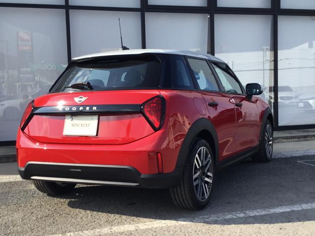 ＭＩＮＩ クーパーＣ　クラシック・トリム　弊社レンタＵＰ　ＣＬＡＳＳＩＣ　ＴＲＩＭ　認定中古車　禁煙車両　ステアリングホイールヒーター　チリレッド／ホワイトルーフ　シートヒーター　ドライビングアシストプラス（20枚目）