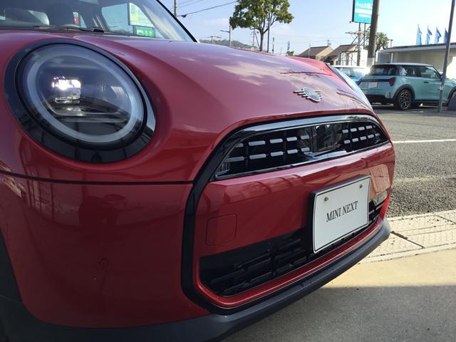 ＭＩＮＩ クーパーＣ　クラシック・トリム　弊社レンタＵＰ　ＣＬＡＳＳＩＣ　ＴＲＩＭ　認定中古車　禁煙車両　ステアリングホイールヒーター　チリレッド／ホワイトルーフ　シートヒーター　ドライビングアシストプラス（25枚目）