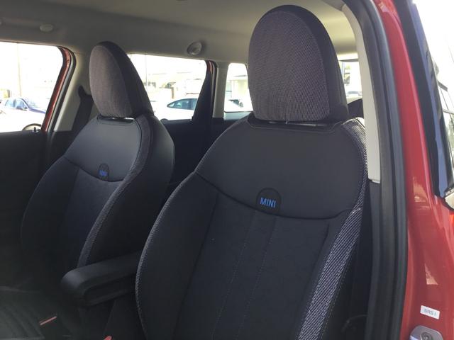 ＭＩＮＩ クーパーＣ　クラシック・トリム　弊社レンタＵＰ　ＣＬＡＳＳＩＣ　ＴＲＩＭ　認定中古車　禁煙車両　ステアリングホイールヒーター　チリレッド／ホワイトルーフ　シートヒーター　ドライビングアシストプラス（37枚目）