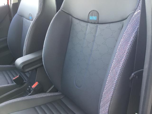 ＭＩＮＩ クーパーＣ　クラシック・トリム　弊社レンタＵＰ　ＣＬＡＳＳＩＣ　ＴＲＩＭ　認定中古車　禁煙車両　ステアリングホイールヒーター　チリレッド／ホワイトルーフ　シートヒーター　ドライビングアシストプラス（40枚目）