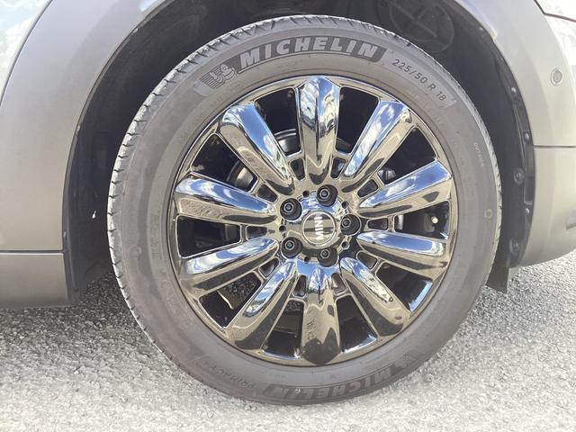 MINI クーパーD クロスオーバー エッセンシャル・トリム 弊社ワンオーナー 認定中古車 禁煙車 クラッシックトリム フロントシートヒーター 18インチアルミホイル ムーンウォークグレー/ブラックルーフ(7枚目)