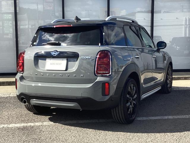 MINI クーパーD クロスオーバー エッセンシャル・トリム 弊社ワンオーナー 認定中古車 禁煙車 クラッシックトリム フロントシートヒーター 18インチアルミホイル ムーンウォークグレー/ブラックルーフ(15枚目)