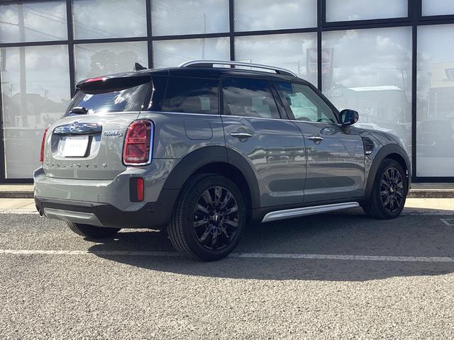 MINI クーパーD クロスオーバー エッセンシャル・トリム 弊社ワンオーナー 認定中古車 禁煙車 クラッシックトリム フロントシートヒーター 18インチアルミホイル ムーンウォークグレー/ブラックルーフ(16枚目)