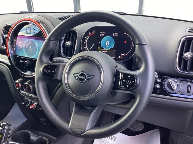 MINI クーパーD クロスオーバー エッセンシャル・トリム 弊社ワンオーナー 認定中古車 禁煙車 クラッシックトリム フロントシートヒーター 18インチアルミホイル ムーンウォークグレー/ブラックルーフ(27枚目)