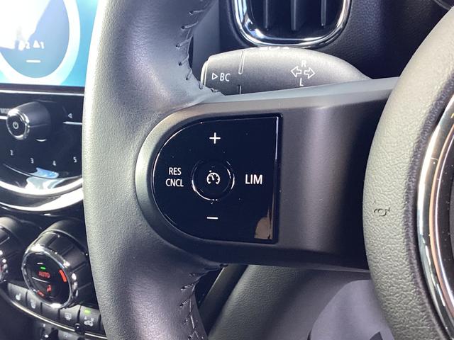 MINI クーパーD クロスオーバー エッセンシャル・トリム 弊社ワンオーナー 認定中古車 禁煙車 クラッシックトリム フロントシートヒーター 18インチアルミホイル ムーンウォークグレー/ブラックルーフ(28枚目)