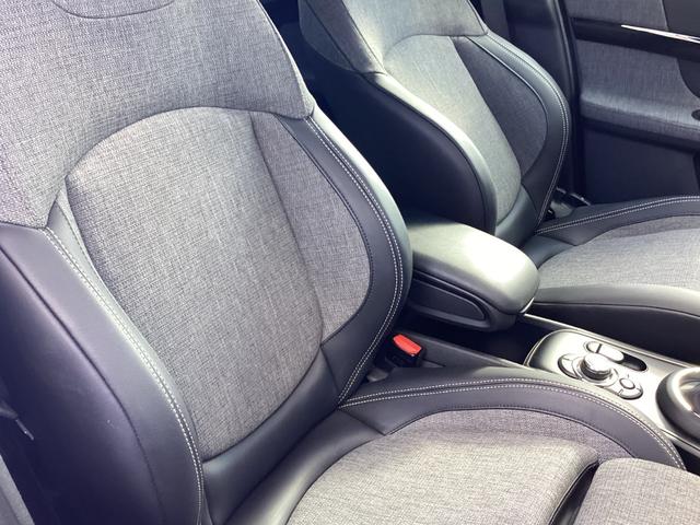 MINI クーパーD クロスオーバー エッセンシャル・トリム 弊社ワンオーナー 認定中古車 禁煙車 クラッシックトリム フロントシートヒーター 18インチアルミホイル ムーンウォークグレー/ブラックルーフ(33枚目)