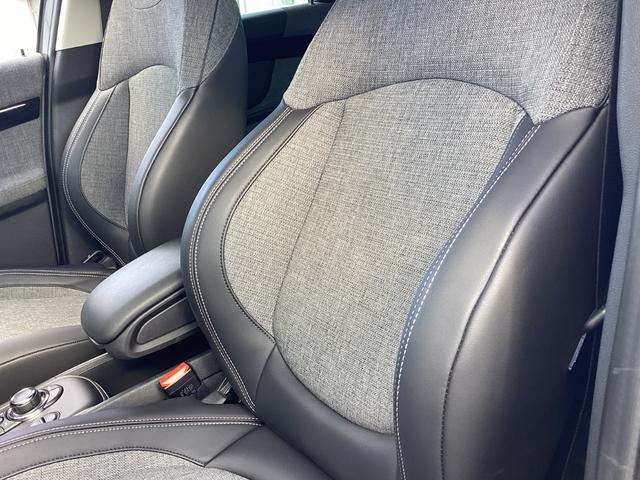 MINI クーパーD クロスオーバー エッセンシャル・トリム 弊社ワンオーナー 認定中古車 禁煙車 クラッシックトリム フロントシートヒーター 18インチアルミホイル ムーンウォークグレー/ブラックルーフ(39枚目)