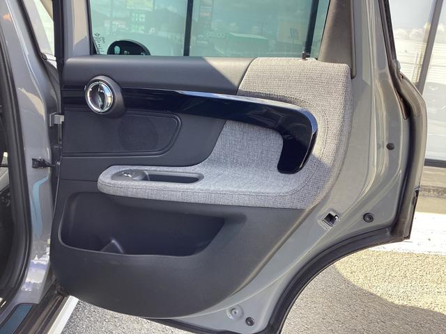 MINI クーパーD クロスオーバー エッセンシャル・トリム 弊社ワンオーナー 認定中古車 禁煙車 クラッシックトリム フロントシートヒーター 18インチアルミホイル ムーンウォークグレー/ブラックルーフ(45枚目)