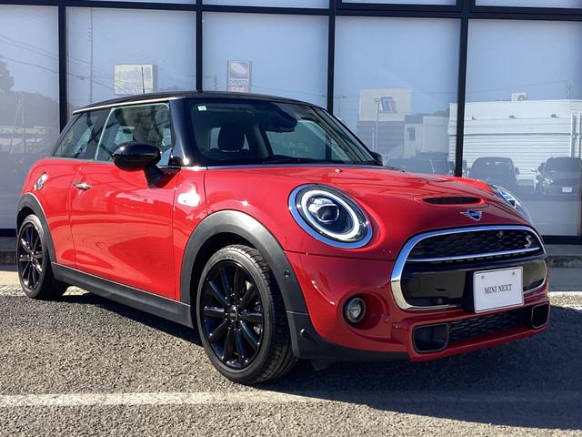 ＭＩＮＩ クーパーＳ　弊社ワンオーナー　認定中古車　チリレッド／ブラックルーフ　１７インチブラックホイル　アクティブクルーズコントロール（5枚目）