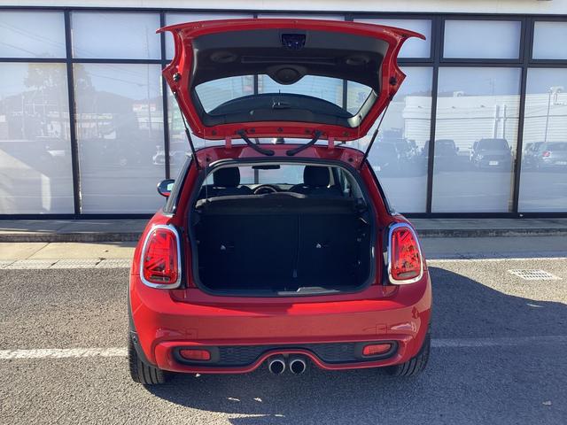 ＭＩＮＩ クーパーＳ　弊社ワンオーナー　認定中古車　チリレッド／ブラックルーフ　１７インチブラックホイル　アクティブクルーズコントロール（14枚目）