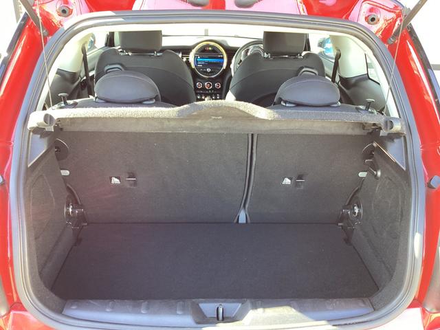 ＭＩＮＩ クーパーＳ　弊社ワンオーナー　認定中古車　チリレッド／ブラックルーフ　１７インチブラックホイル　アクティブクルーズコントロール（15枚目）