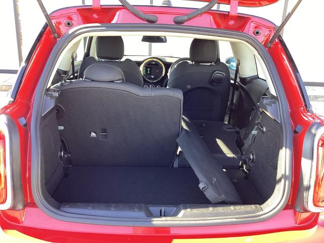ＭＩＮＩ クーパーＳ　弊社ワンオーナー　認定中古車　チリレッド／ブラックルーフ　１７インチブラックホイル　アクティブクルーズコントロール（17枚目）