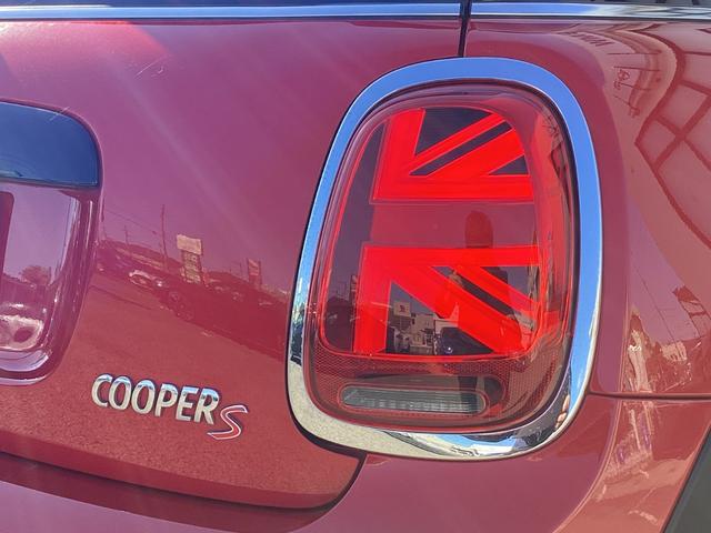 ＭＩＮＩ クーパーＳ　弊社ワンオーナー　認定中古車　チリレッド／ブラックルーフ　１７インチブラックホイル　アクティブクルーズコントロール（20枚目）