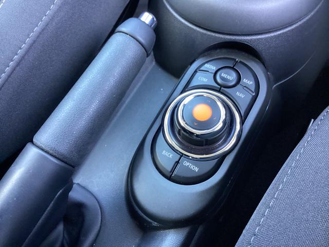 ＭＩＮＩ クーパーＳ　弊社ワンオーナー　認定中古車　チリレッド／ブラックルーフ　１７インチブラックホイル　アクティブクルーズコントロール（53枚目）