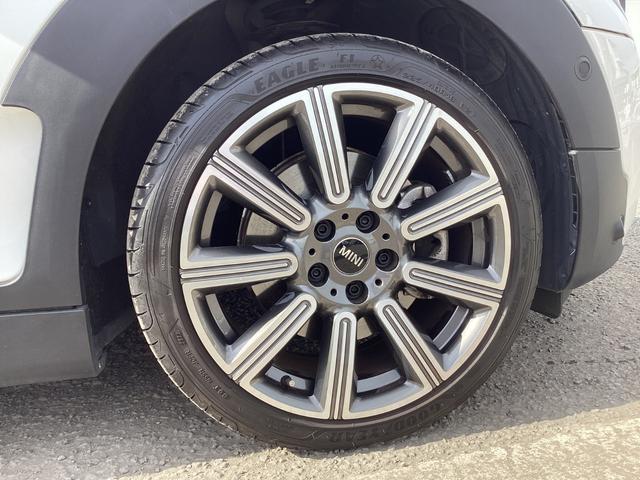 ＭＩＮＩ クーパーＳクラブマンプレミアム＋Ｐクラシック・トリム　弊社ワンオーナー　禁煙車　認定中古車　シートヒーター　１８インチアルミ　バックカメラ　　レザーチェスターモルトブラウン（7枚目）