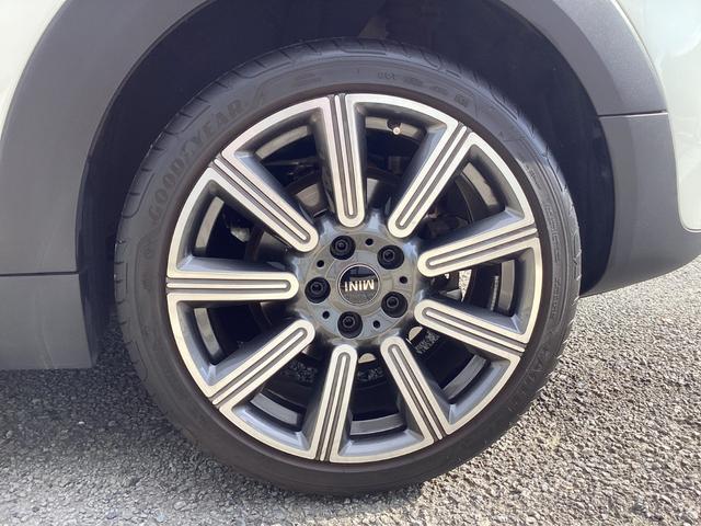 ＭＩＮＩ クーパーＳクラブマンプレミアム＋Ｐクラシック・トリム　弊社ワンオーナー　禁煙車　認定中古車　シートヒーター　１８インチアルミ　バックカメラ　　レザーチェスターモルトブラウン（9枚目）