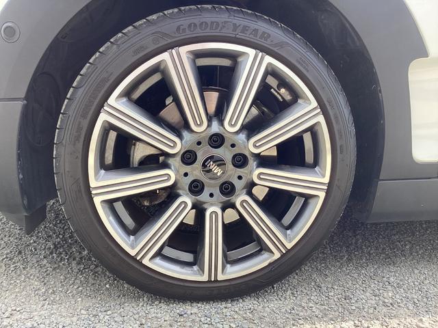 ＭＩＮＩ クーパーＳクラブマンプレミアム＋Ｐクラシック・トリム　弊社ワンオーナー　禁煙車　認定中古車　シートヒーター　１８インチアルミ　バックカメラ　　レザーチェスターモルトブラウン（10枚目）