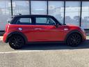 ＭＩＮＩ クーパーＳ　弊社ワンオーナー　認定中古車　チリレッド／ブラックルーフ　１７インチブラックホイル　アクティブクルーズコントロール（7枚目）