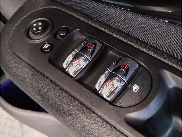 ＭＩＮＩ 　２年保証付　ワンオーナー　シートヒーター　バックカメラ　アクティブクルーズコントロール　純正ＨＤＤナビ　純正１７インチＡＷ　ＬＥＤライト　ブラックルーフ　障害物センサー　衝突軽減ブレーキ　ミラーＥＴＣ（54枚目）