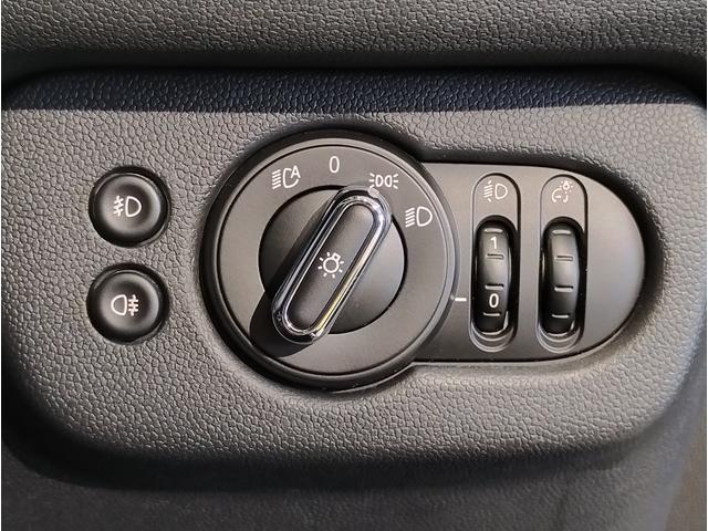 ＭＩＮＩ 　２年保証付　ワンオーナー　シートヒーター　バックカメラ　アクティブクルーズコントロール　純正ＨＤＤナビ　純正１７インチＡＷ　ＬＥＤライト　ブラックルーフ　障害物センサー　衝突軽減ブレーキ　ミラーＥＴＣ（57枚目）