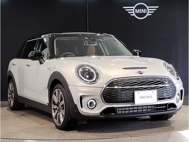 ＭＩＮＩ クーパーＳ　クラブマン　クラシック・トリム　ワンオーナー・ブラウンレザー・バックカメラ・シートヒーター・ディスプレイメーター・クラシックトリム・純正１８ＡＷ・クルーズコントロール・Ａｐｐｌｅ　Ｃａｒ　Ｐｌａｙ・衝突軽減ブレーキ・ワイヤレス充電（7枚目）