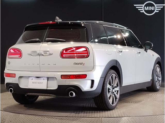 ＭＩＮＩ クーパーＳ　クラブマン　クラシック・トリム　ワンオーナー・ブラウンレザー・バックカメラ・シートヒーター・ディスプレイメーター・クラシックトリム・純正１８ＡＷ・クルーズコントロール・Ａｐｐｌｅ　Ｃａｒ　Ｐｌａｙ・衝突軽減ブレーキ・ワイヤレス充電（14枚目）