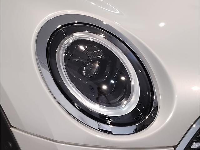 ＭＩＮＩ クーパーＳ　クラブマン　クラシック・トリム　ワンオーナー・ブラウンレザー・バックカメラ・シートヒーター・ディスプレイメーター・クラシックトリム・純正１８ＡＷ・クルーズコントロール・Ａｐｐｌｅ　Ｃａｒ　Ｐｌａｙ・衝突軽減ブレーキ・ワイヤレス充電（61枚目）
