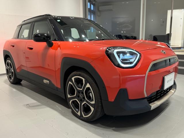 MINI エースマンSE フェイバリット・トリム ・元弊社デモカー・レザーシート・ステアリングヒーター・オプション19インチAW・スポーツステアリング・全周囲カメラ・ヘッドアップディスプレイ・ACC・アンドロイドオート・アップルカープレイ・J05・(7枚目)