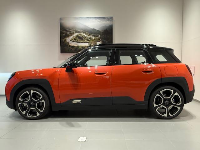 MINI エースマンSE フェイバリット・トリム ・元弊社デモカー・レザーシート・ステアリングヒーター・オプション19インチAW・スポーツステアリング・全周囲カメラ・ヘッドアップディスプレイ・ACC・アンドロイドオート・アップルカープレイ・J05・(8枚目)