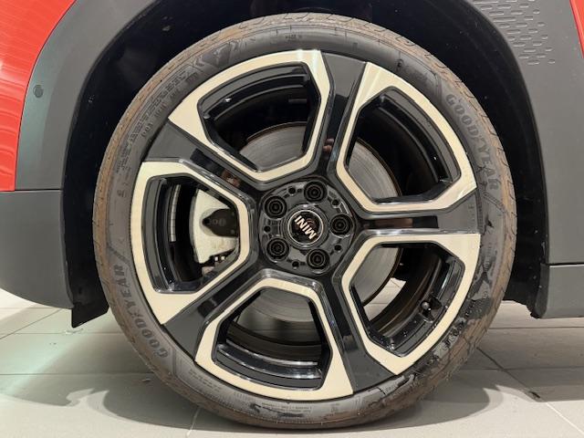 MINI エースマンSE フェイバリット・トリム ・元弊社デモカー・レザーシート・ステアリングヒーター・オプション19インチAW・スポーツステアリング・全周囲カメラ・ヘッドアップディスプレイ・ACC・アンドロイドオート・アップルカープレイ・J05・(17枚目)