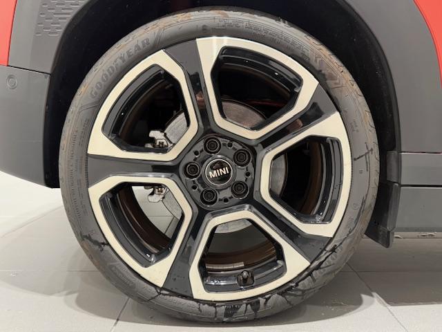 MINI エースマンSE フェイバリット・トリム ・元弊社デモカー・レザーシート・ステアリングヒーター・オプション19インチAW・スポーツステアリング・全周囲カメラ・ヘッドアップディスプレイ・ACC・アンドロイドオート・アップルカープレイ・J05・(18枚目)