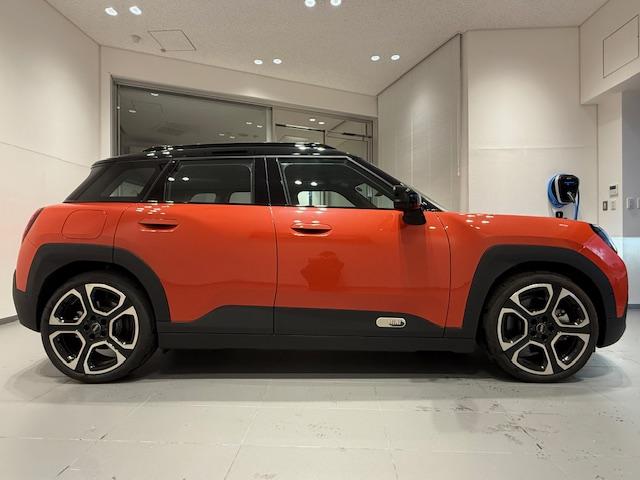 MINI エースマンSE フェイバリット・トリム ・元弊社デモカー・レザーシート・ステアリングヒーター・オプション19インチAW・スポーツステアリング・全周囲カメラ・ヘッドアップディスプレイ・ACC・アンドロイドオート・アップルカープレイ・J05・(63枚目)