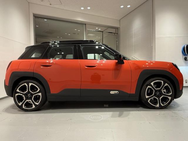 MINI エースマンSE フェイバリット・トリム 元弊社デモカー ヘッドアップディスプレイ アクティブクルーズコントロール 全周囲カメラ フェイバリットトリム シートヒーター ステアリングヒーター ブラックルーフ 純正19AW パーキングアシスト(60枚目)