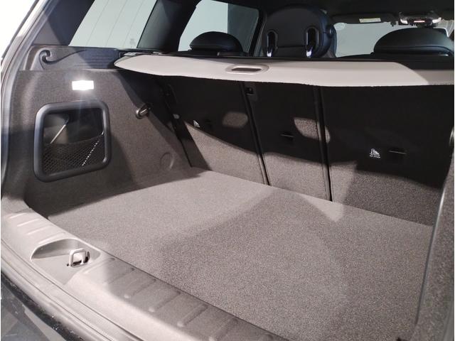 MINI ジョンクーパーワークス クラブマン JCW・トリム ワンオーナー ハーマンカードンスピーカー ヘッドアップディスプレイ シートヒーター アクティブクルーズコントロール パドルシフト JCWトリム ピアノブラック 衝突軽減ブレーキ 純正19インチAW(15枚目)