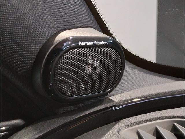 MINI ジョンクーパーワークス クラブマン JCW・トリム ワンオーナー ハーマンカードンスピーカー ヘッドアップディスプレイ シートヒーター アクティブクルーズコントロール パドルシフト JCWトリム ピアノブラック 衝突軽減ブレーキ 純正19インチAW(59枚目)