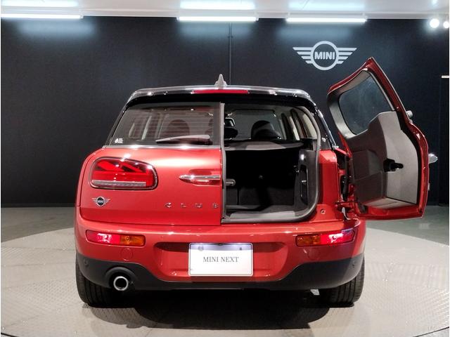 ＭＩＮＩ クーパーＤ　クラブマン　・ワンオーナー・後期モデル・２年保証・バックカメラ・アクティブクルーズコントロール・純正ＨＤＤナビ・障害物センサー・衝突軽減ブレーキ・ＬＥＤライト・純正１７インチアルミ・スマートキー・ユニオンジャック（11枚目）