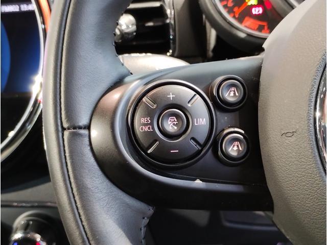 ＭＩＮＩ クーパーＤ　クラブマン　・ワンオーナー・後期モデル・２年保証・バックカメラ・アクティブクルーズコントロール・純正ＨＤＤナビ・障害物センサー・衝突軽減ブレーキ・ＬＥＤライト・純正１７インチアルミ・スマートキー・ユニオンジャック（28枚目）