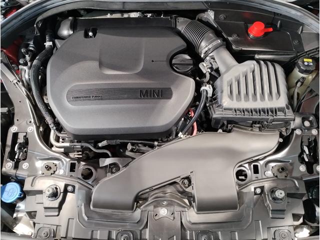 MINI クーパーD クラブマン クラシック・トリム シートヒーター バックカメラ アクティブクルーズコントロール シルバールーフ 純正HDDナビ 純正17インチAW コンフォートアクセス パーキングアシスト 障害物センサー 衝突軽減ブレーキ(52枚目)