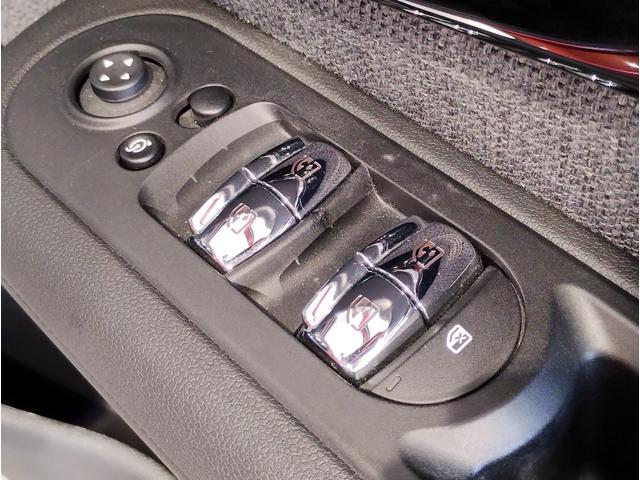 MINI クーパーD クラブマン クラシック・トリム シートヒーター バックカメラ アクティブクルーズコントロール シルバールーフ 純正HDDナビ 純正17インチAW コンフォートアクセス パーキングアシスト 障害物センサー 衝突軽減ブレーキ(56枚目)
