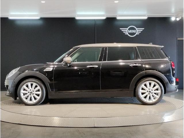 ＭＩＮＩ クーパーＤ　クラブマン　２年保証付　ワンオーナー　後期モデル　シートヒーター　バックカメラ　純正ＨＤＤナビ　レザーシートカバー　シルバールーフ　純正１７インチＡＷ　コンフォートアクセス　障害物センサー　衝突軽減ブレーキ（8枚目）