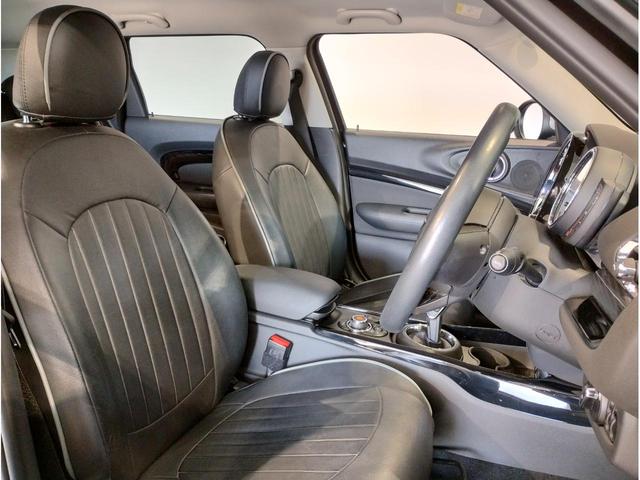 ＭＩＮＩ クーパーＤ　クラブマン　２年保証付　ワンオーナー　後期モデル　シートヒーター　バックカメラ　純正ＨＤＤナビ　レザーシートカバー　シルバールーフ　純正１７インチＡＷ　コンフォートアクセス　障害物センサー　衝突軽減ブレーキ（21枚目）